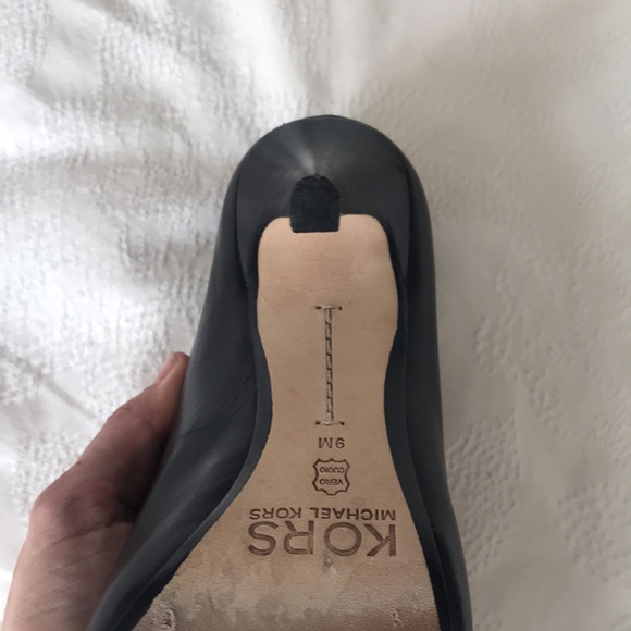 Kors by Michael Kors Aberly Pump - Picture 15 of 17